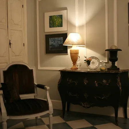 Bed & Breakfast La Maison D'aux 4*